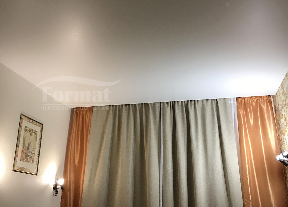 фото сатиновые потолки в спальне 2